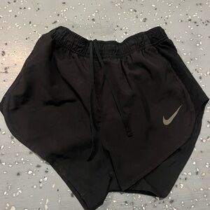 Black nike running shorts size: xs
